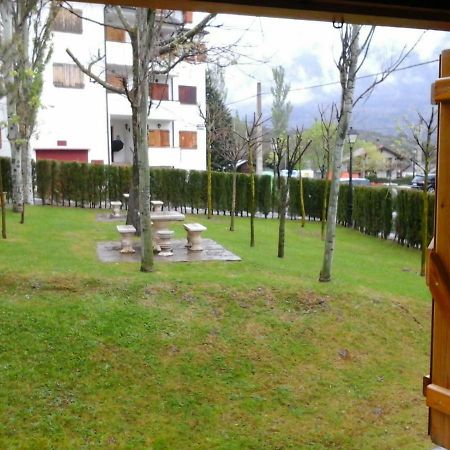 Apartamento Modesto En Las Montanas Del Pirineo Aragones En Alquiler Altruista Economico Villanua Exterior photo