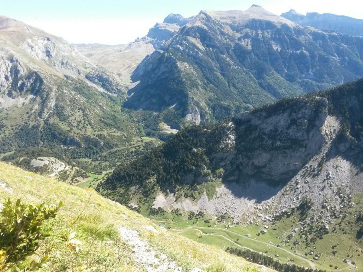 Apartamento Modesto En Las Montanas Del Pirineo Aragones En Alquiler Altruista Economico Villanua Exterior photo