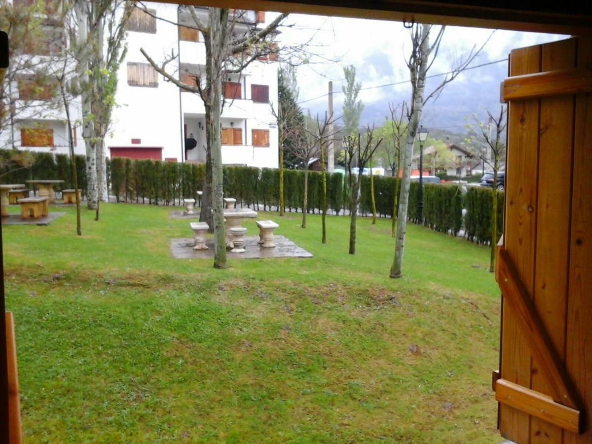 Apartamento Modesto En Las Montanas Del Pirineo Aragones En Alquiler Altruista Economico Villanua Exterior photo