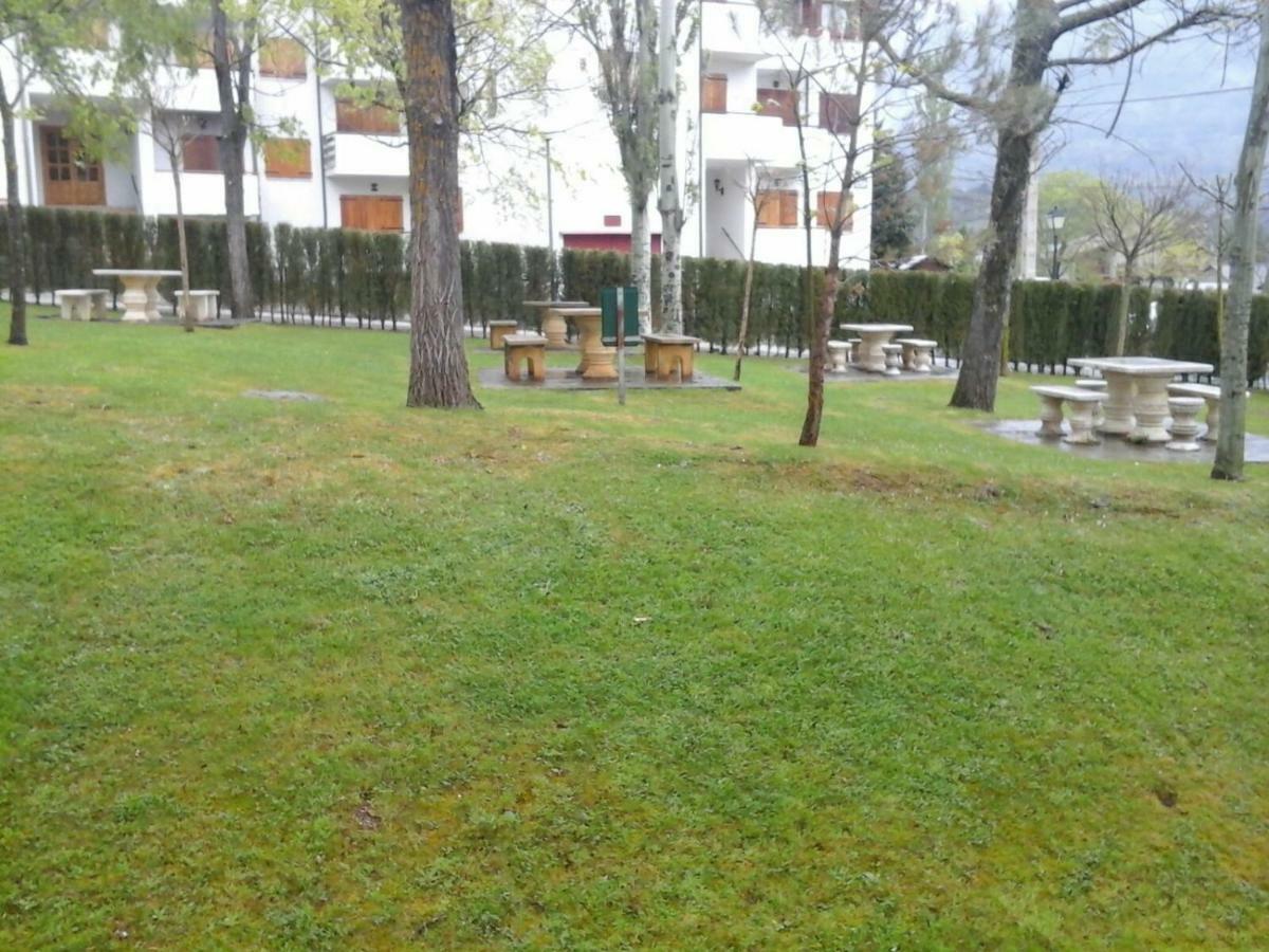 Apartamento Modesto En Las Montanas Del Pirineo Aragones En Alquiler Altruista Economico Villanua Exterior photo